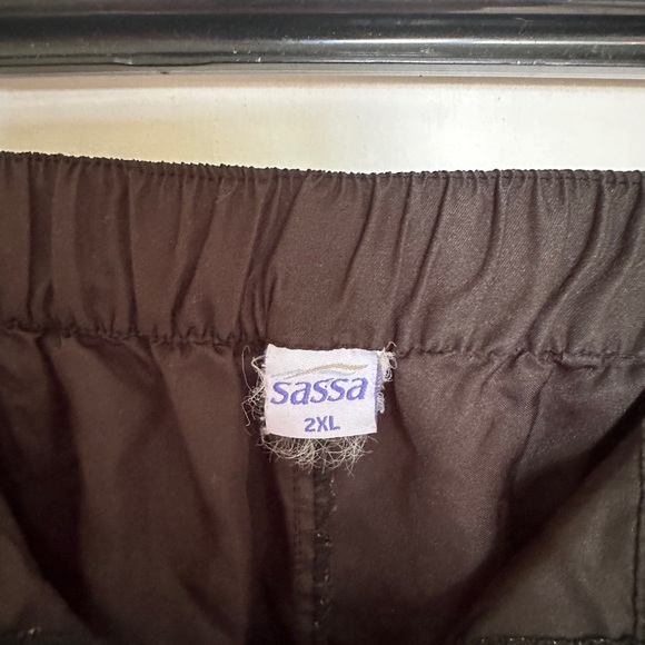 Sassa black shorts with pockets - Picture 5 of 6